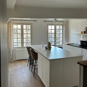 Spacieux Au Coeur Du Centre Historique De , Dinan France